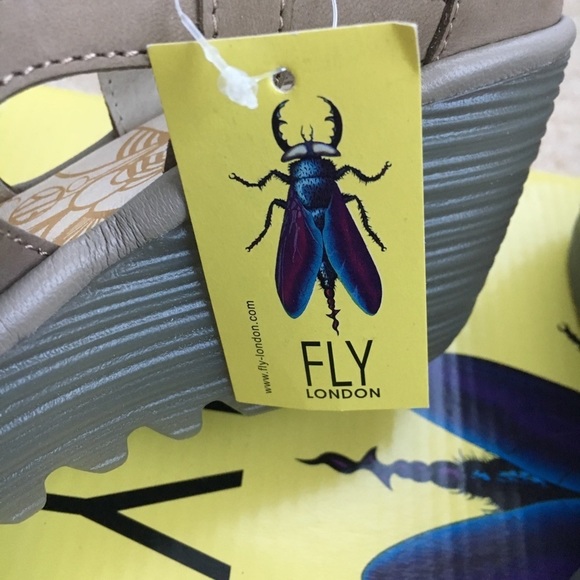 𝅺GENUINE Fly London sandals - Picture 3 of 8